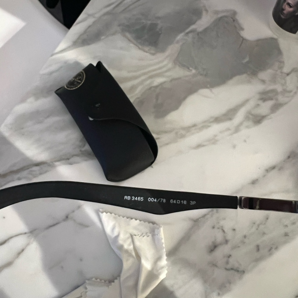 Rayban Polished Gunmetal Grey Gradient sunglasses with case - Picture 5 of 5
